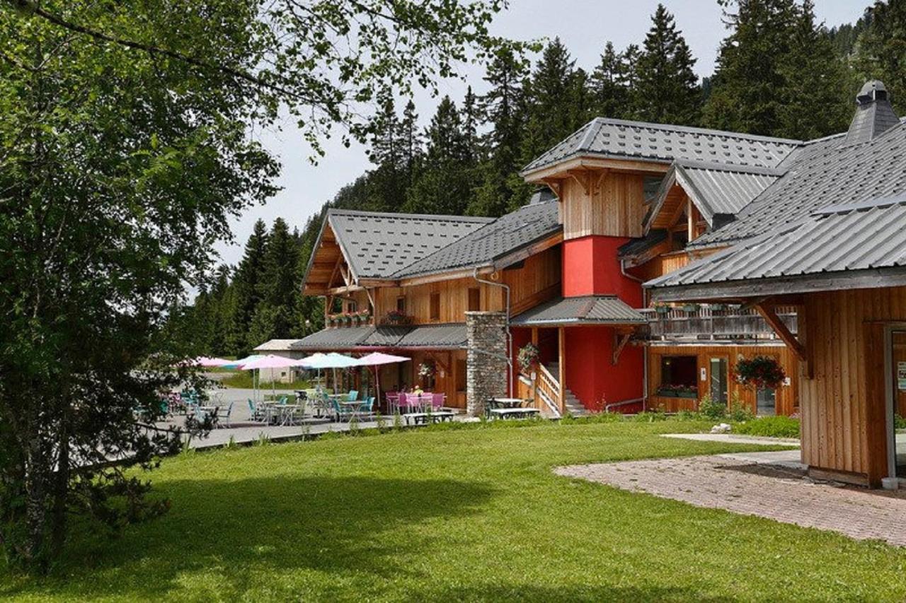Les Roches 1500 Hotel Mieussy ภายนอก รูปภาพ