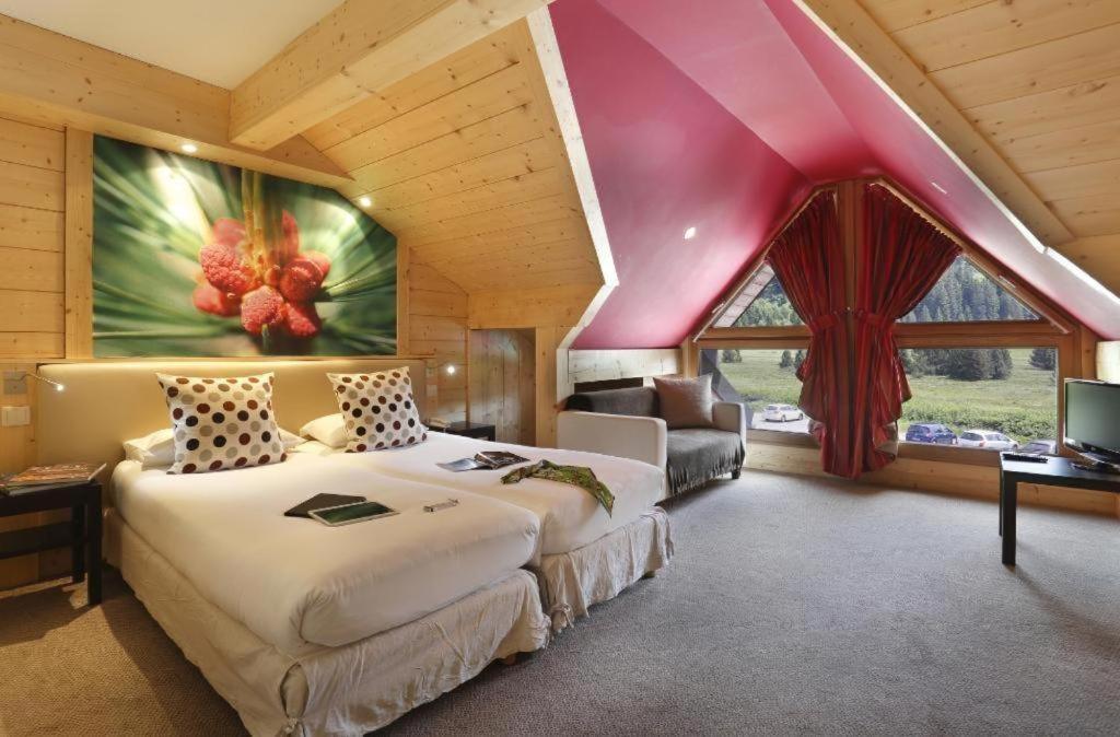 Les Roches 1500 Hotel Mieussy ภายนอก รูปภาพ
